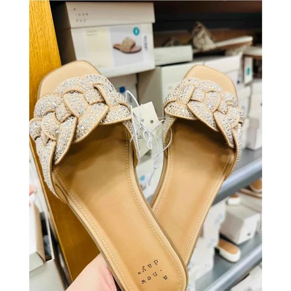 NWT. Women's Maggie Rhinestone Slide
Sandals - A New Day™ Silver Size 11. - Picture 5 of 6